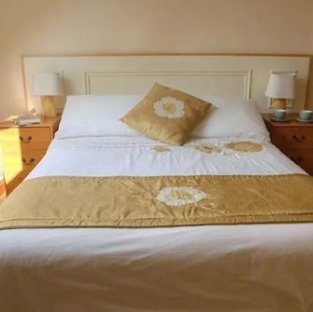 Ashfield House 4*
